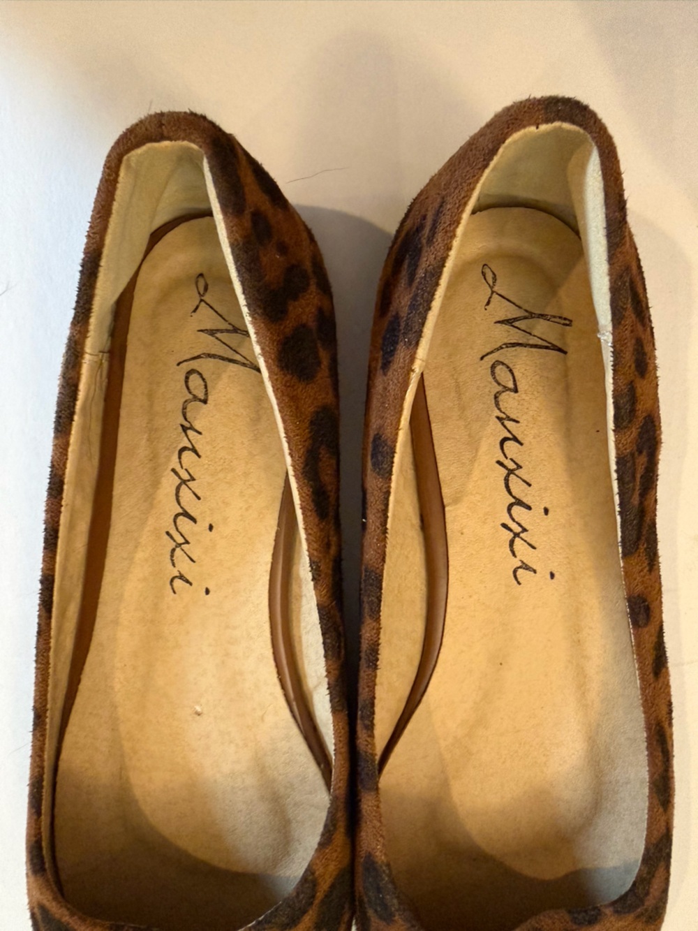 Leopard Print Pointed Toe Flats - Picture 4 of 8